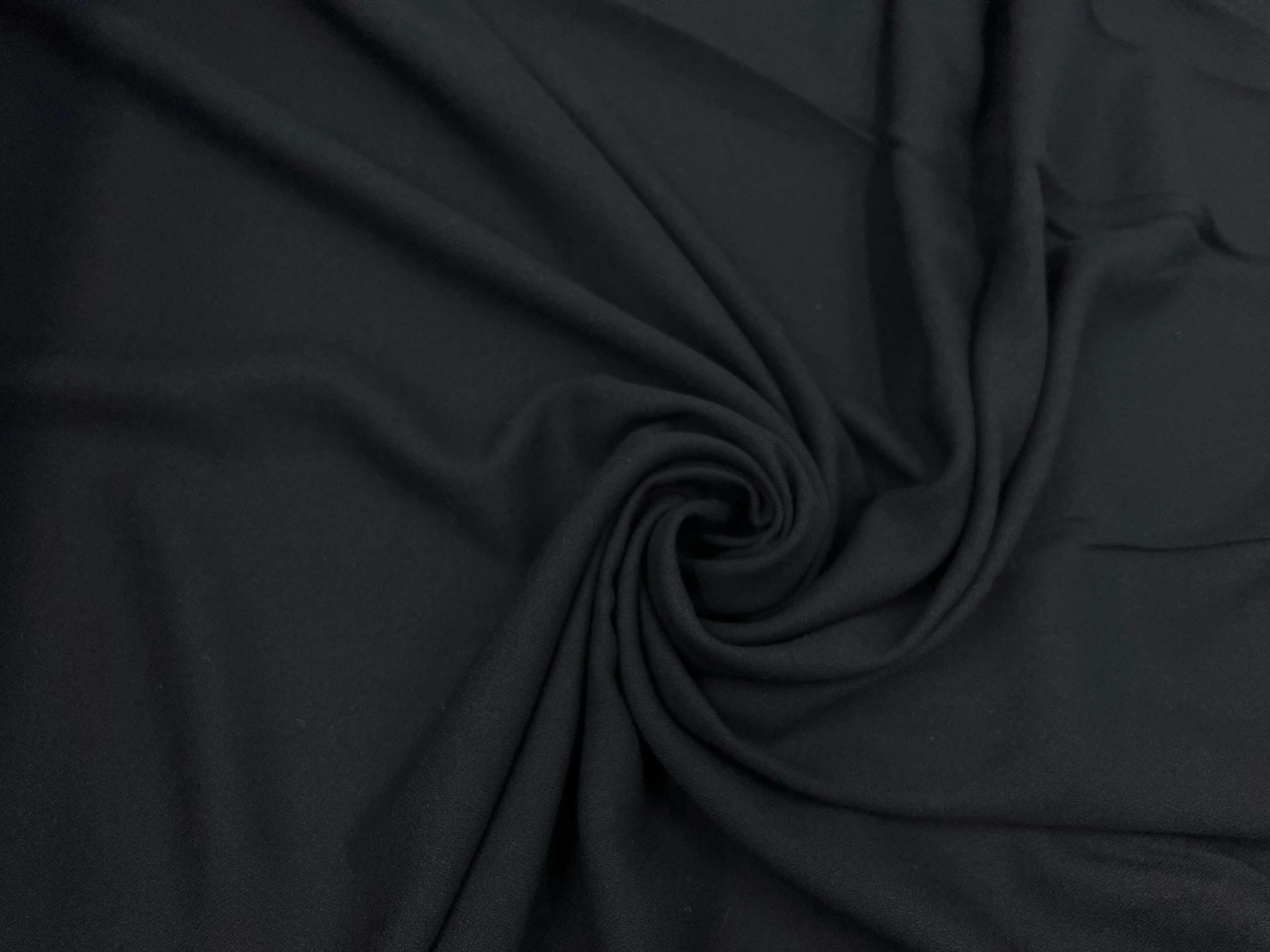 CRÊPE FLUIDE POLYESTER NOIR