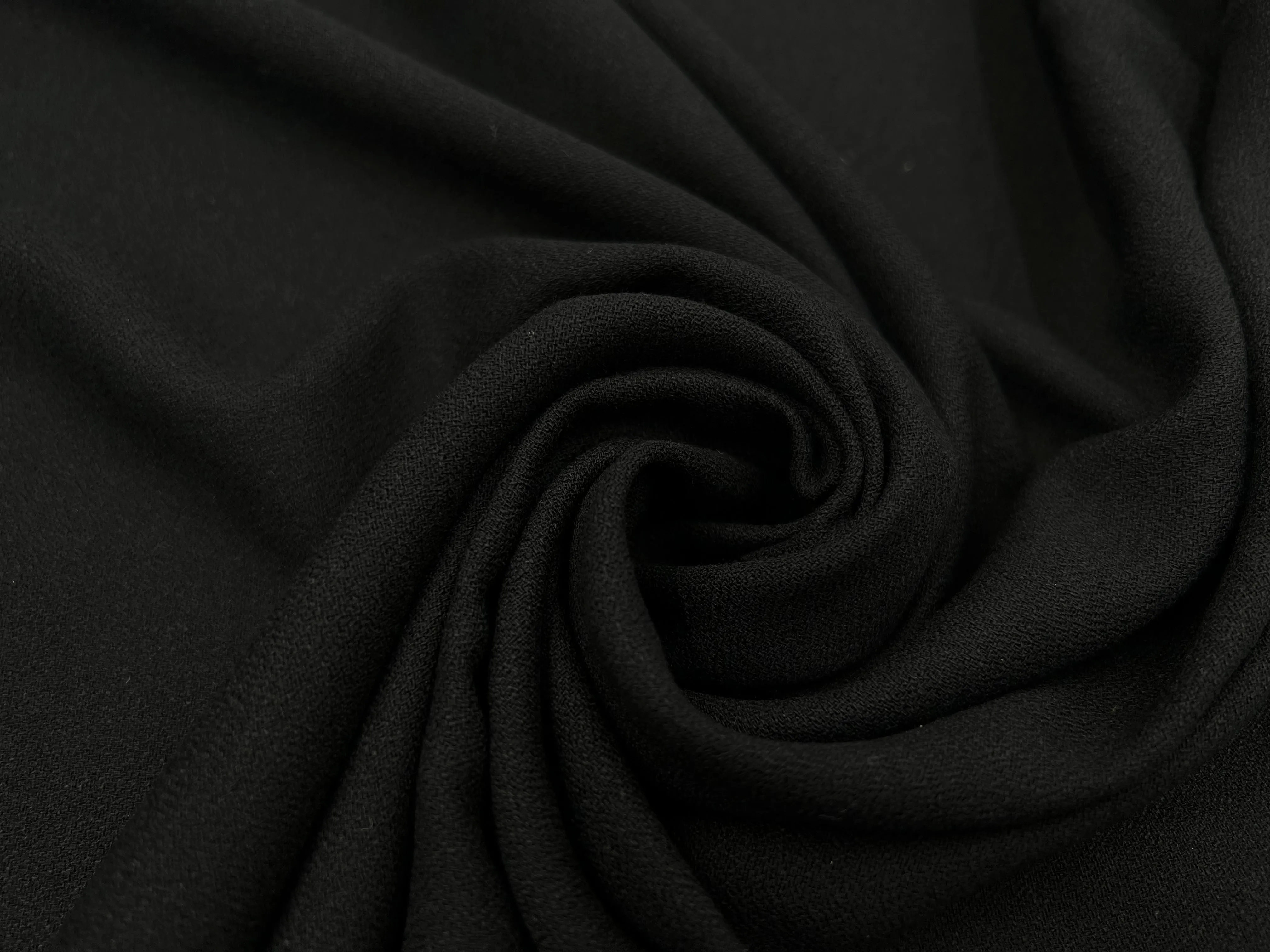 CRÊPE FLUIDE POLYESTER NOIR