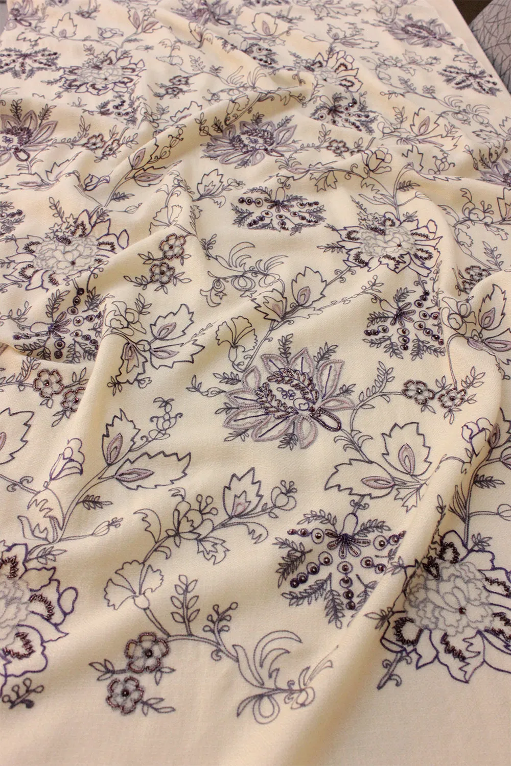 Simple Pleasures | Embroidered Pure Cashmere Stole