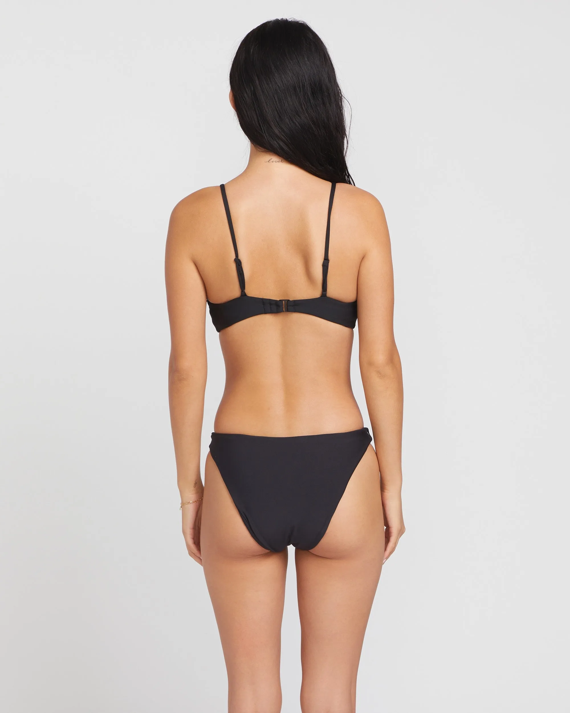 Simply Seamless Vneck Bikini Top - Black